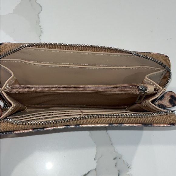 Womens Not Used Leopard Print Vintage Guess Wallet - Picture 9 of 11